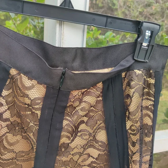 Lace and ribbon skirt - Picture 7 of 9